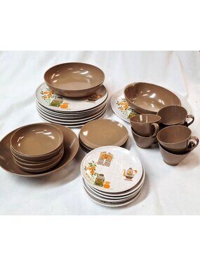 Lenox Ware Vintage Brown & Orange Dinnerware Set With Floral Motif 32-Piece Mela